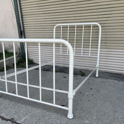 Iron Bed (Heavy)