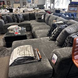 Oversized Sectional! Customizable! ☎️🚨🩷 