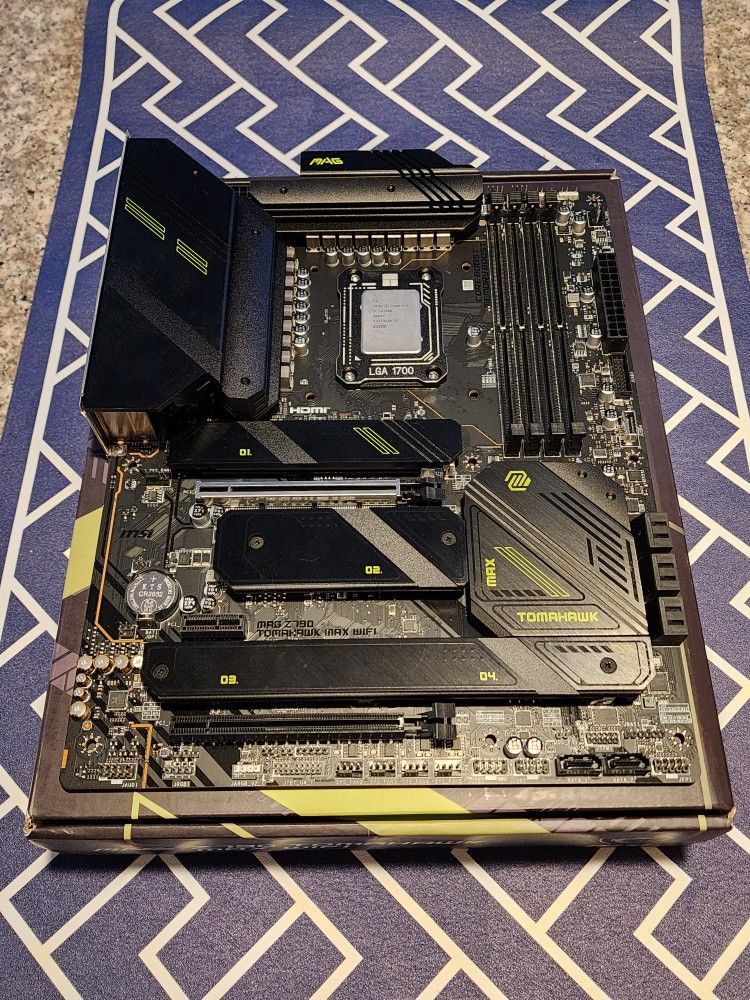 Intel Core i7-14700K
CPU + MSI MAG TOMAHAWK MAX WIFI Motherboard