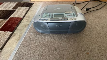 Sony CD AM/FM Radio and Cassette Tape Player $10