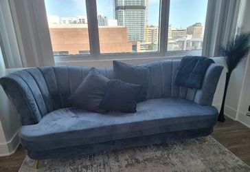 Luxury Couch Set Must Go!