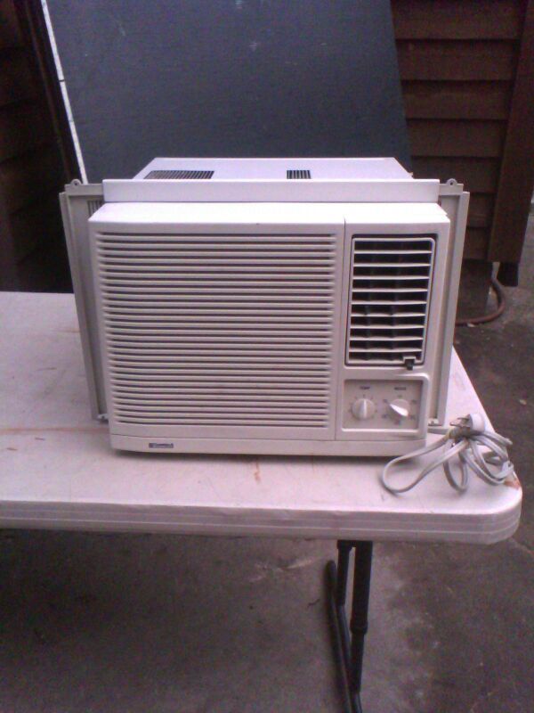 Kenmore 800 watt window unit air conditioner