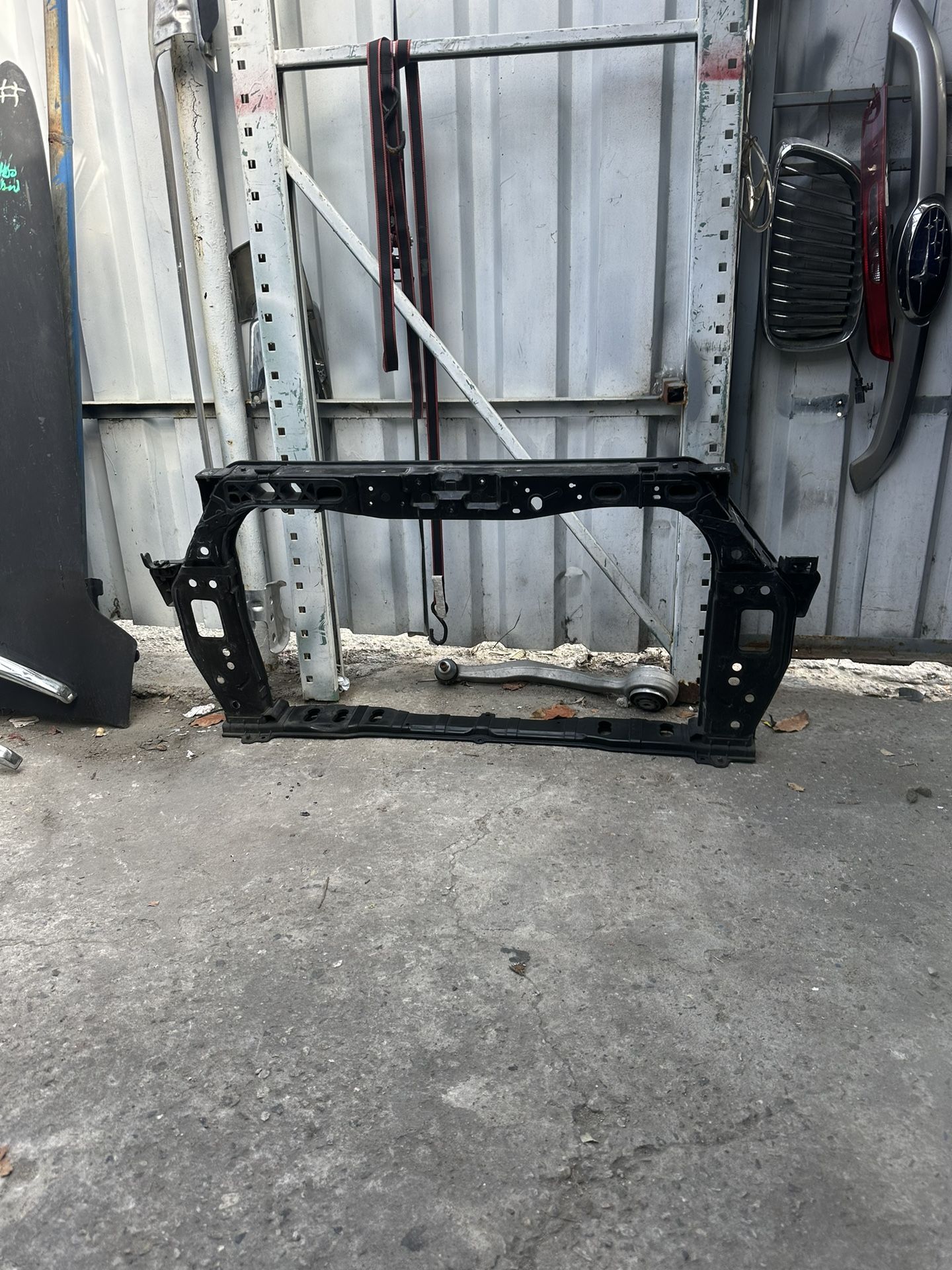 2012 2013 2014 2015 2016 2017 Kia Rio Radiator Support Carrier Assembly Front