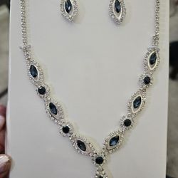 Black and Rhinestone Necklace Set