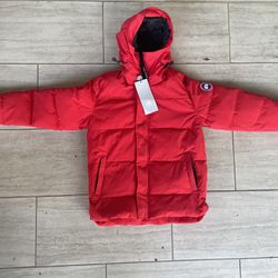 Canada Goose Red Coat Macmillan Size Large 