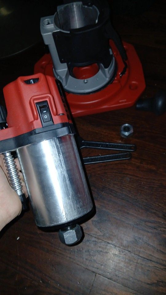 Milwaukee Router Corded 