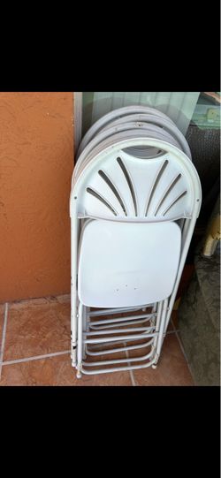 6 Folding chairs