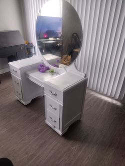 Vanity Desk
