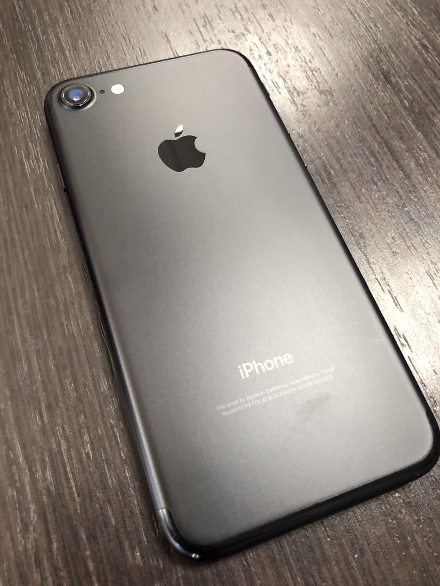 Black iPhone 7 for T-Mobile network