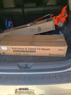 Pull down and swivel TV Mount