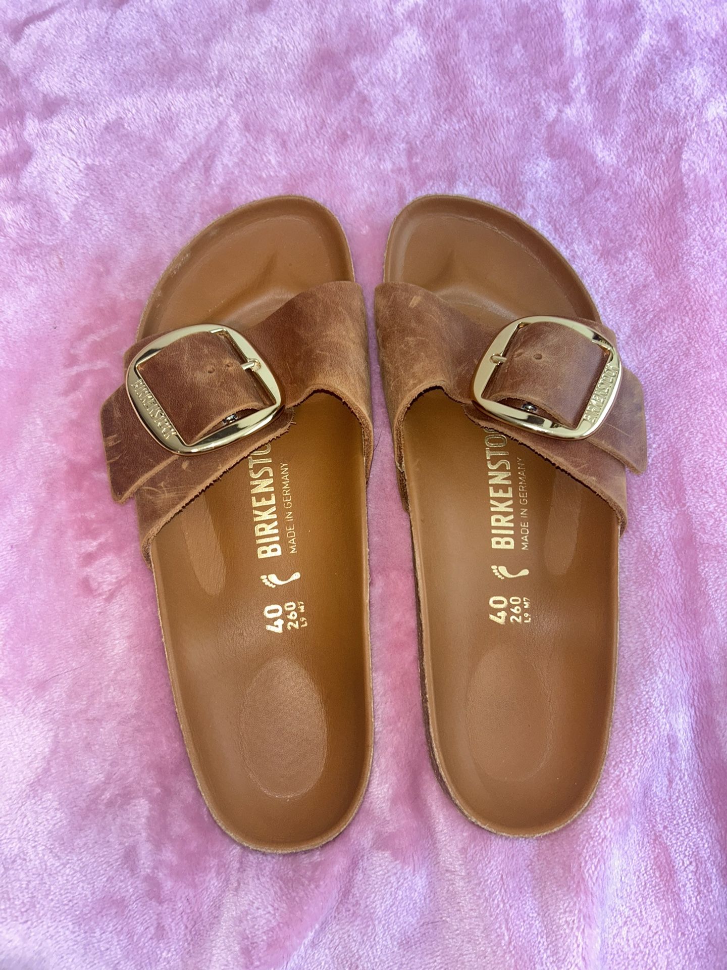 BIRKENSTOCK SANDALS (LIKE NEW)