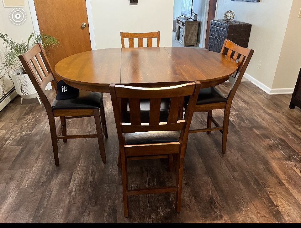 Kitchen Table and chairs 