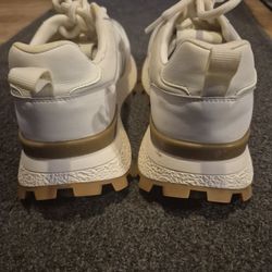 Womans Somiliss Sneakers