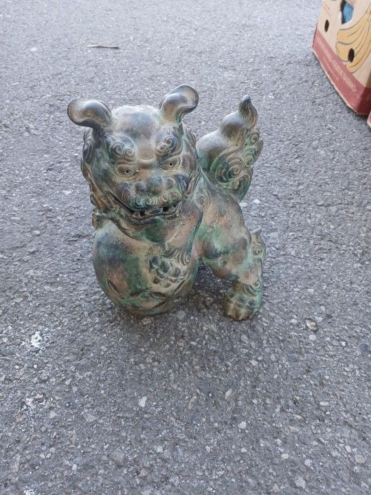 Foo. Dog Lion
