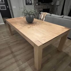 Maple Dining Table 