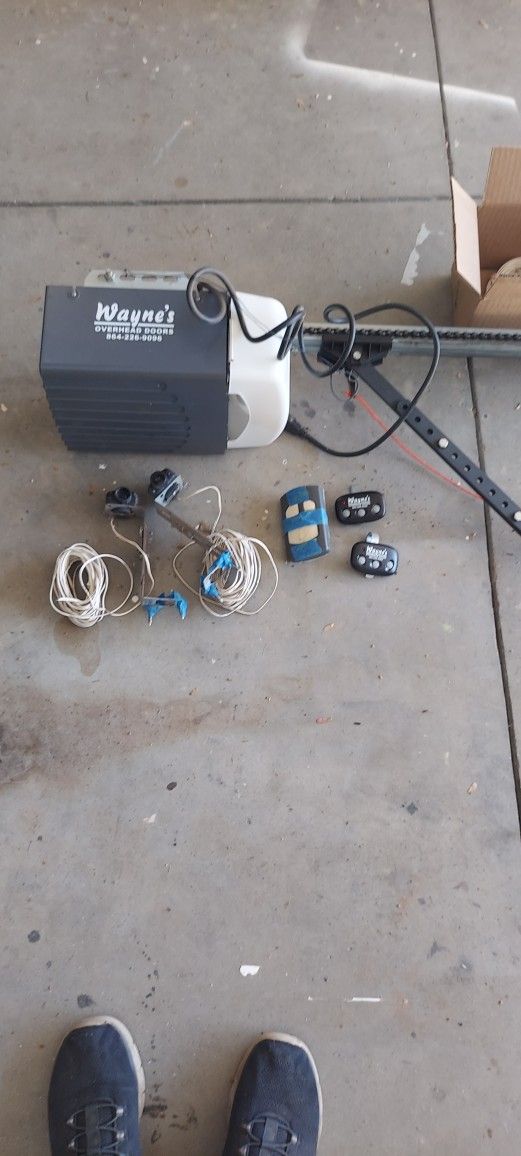 1/2 HP Garage Door Opener Chain Drive PICK UP ONLY