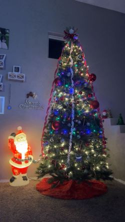 9ft Christmas Tree w/lights