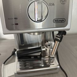 Delonghi Espresso Machine. Price negotiable