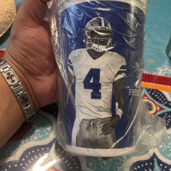 2017 Dak Prescott 7-Eleven Exclusive Sleeves 