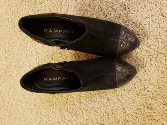 Rampage black booties sz 6