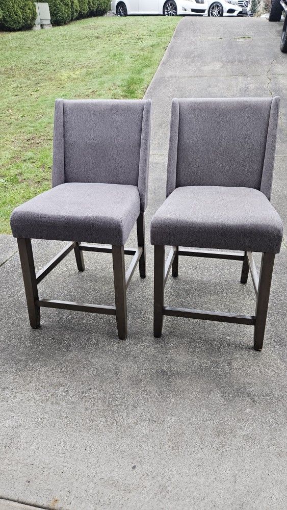 2 Bar Chairs 