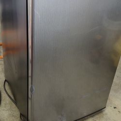 Whirlpool Mini Fridge 