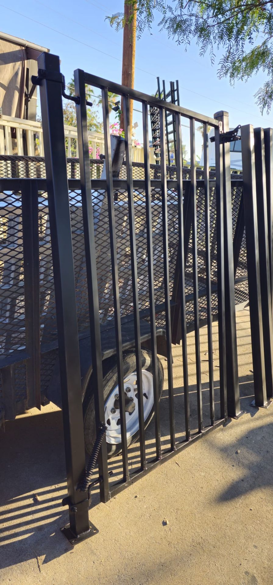** 43ft metal pool fence**( Measurements On Description)
