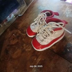 Toddler Jordan retro " cherry 11s " 