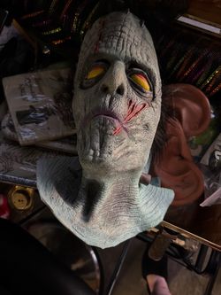 Halloween costumes mask