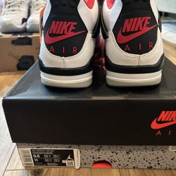 Jordan 4 Retro Sz 9.5