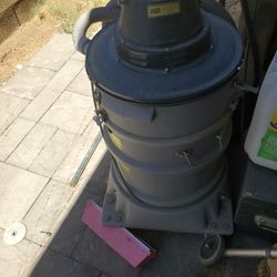 Nilfisk Advanced Commercial Vacuum 