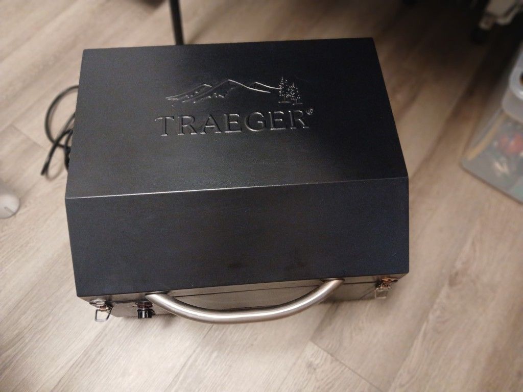 Traeger Electric Wood Pallet Grill/smoker $200firm 