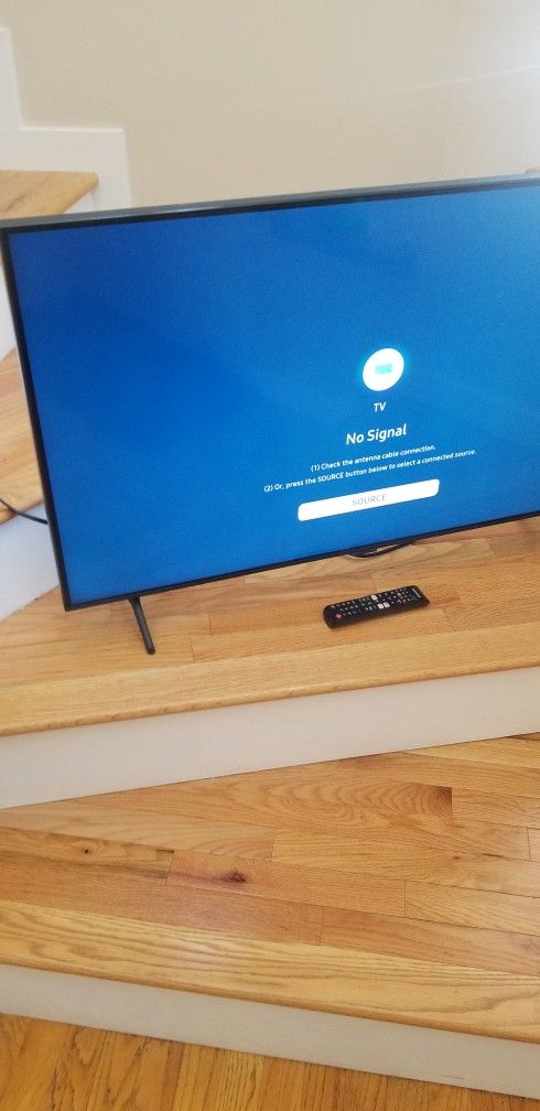 NEW cond SAMSUNG 43 INCHES LG TV. , WORKS EXCELLENT. , IN THE BOX