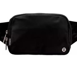 LULULEMON ATHLETICA EVERYWHERE BELT BAG UNISEX