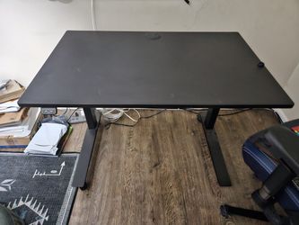 Electric Sit/Stand Desk On Wheels