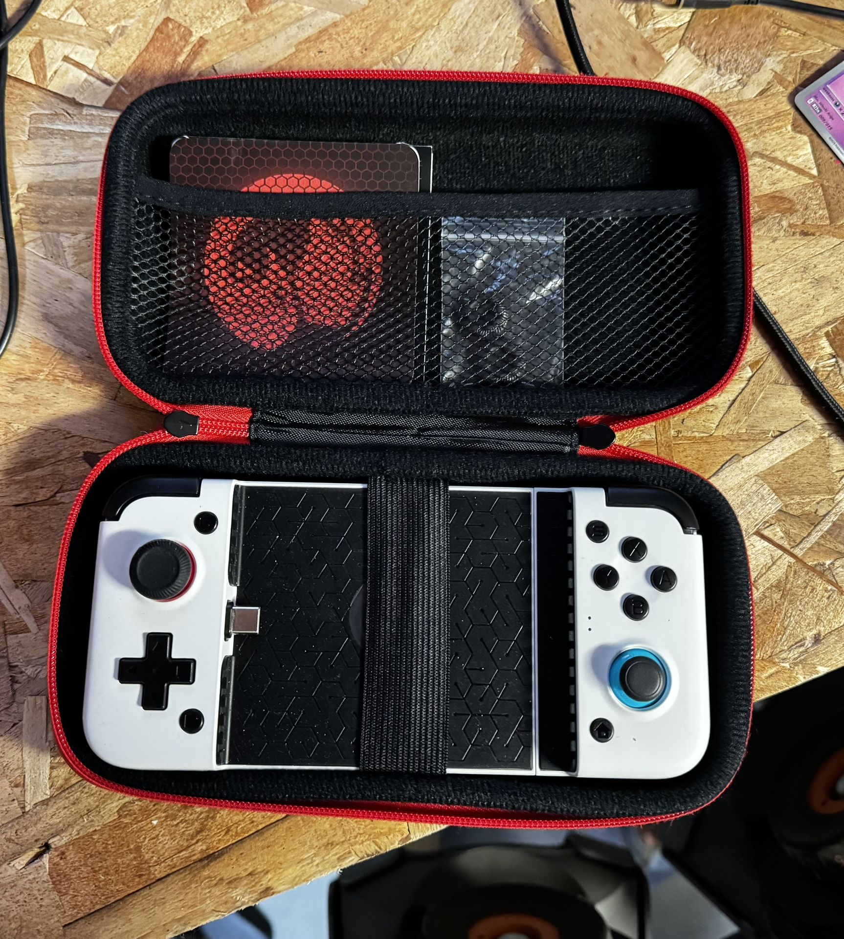 GameSir X2 Mobile Gaming Controller + Hard Case (USB-C)