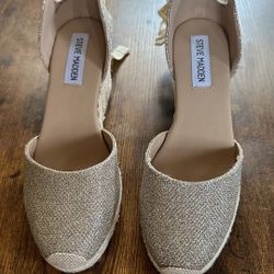 Steve Madden gold glitter espadrille wedges Size 6 