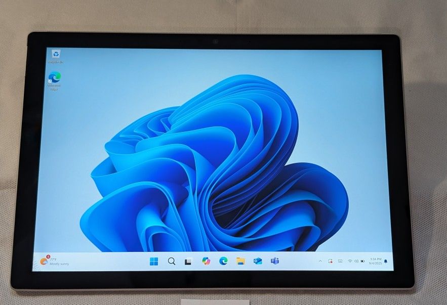 MICROSOFT SURFACE PRO 7 WINDOWS TABLET i5 Processor 8GB RAM 