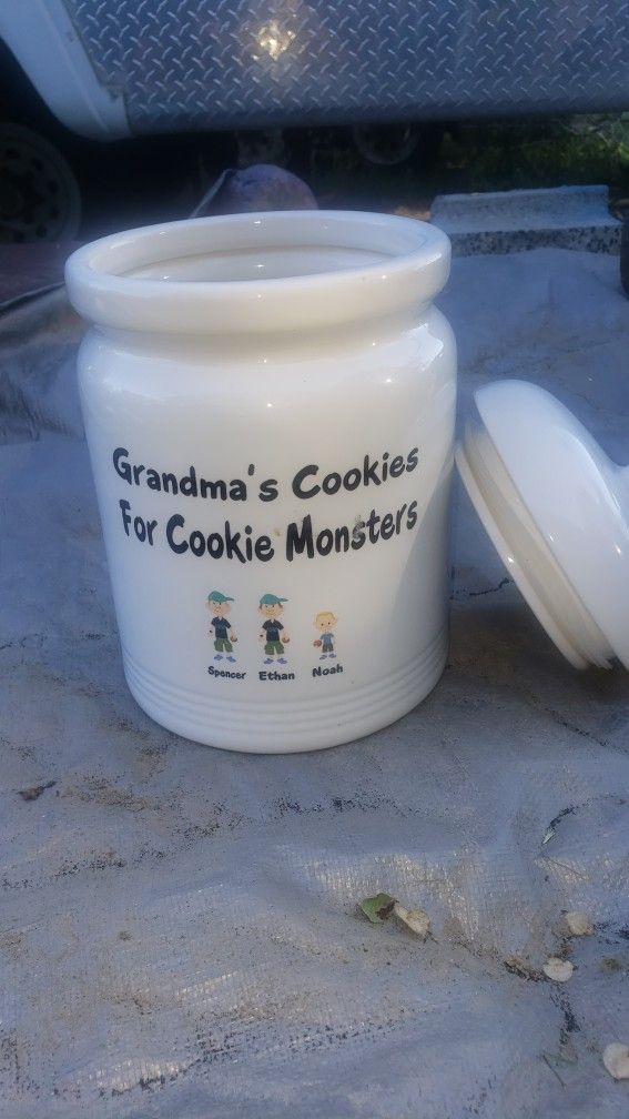 DARLING GRANDMA'S COOKIE JAR