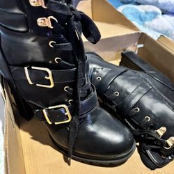 Cute Black Boots 