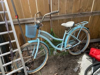 Female 26 inch cruiser bicycle