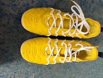 Nike yellow vapor max plus
