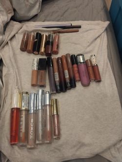 Lip StIcks,Lip Plumpers,Lipgloss,Liners And More ..