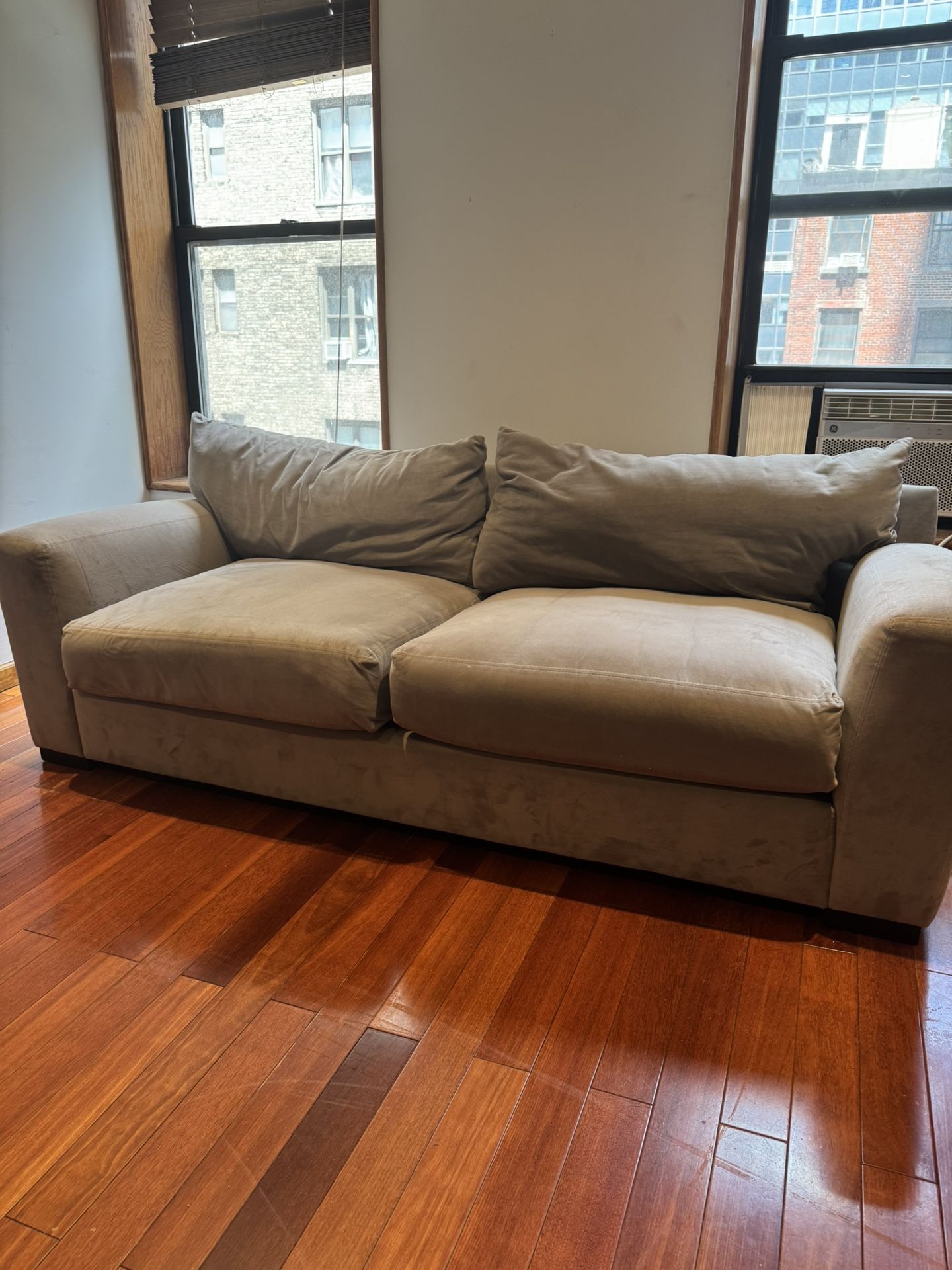 2 seater deep couch 