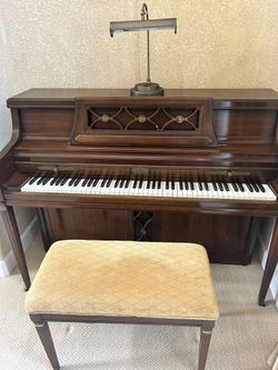 Upright Wurlitzer Piano $50