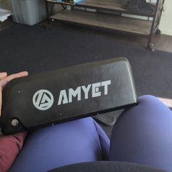 Amyet Charger With The Keys