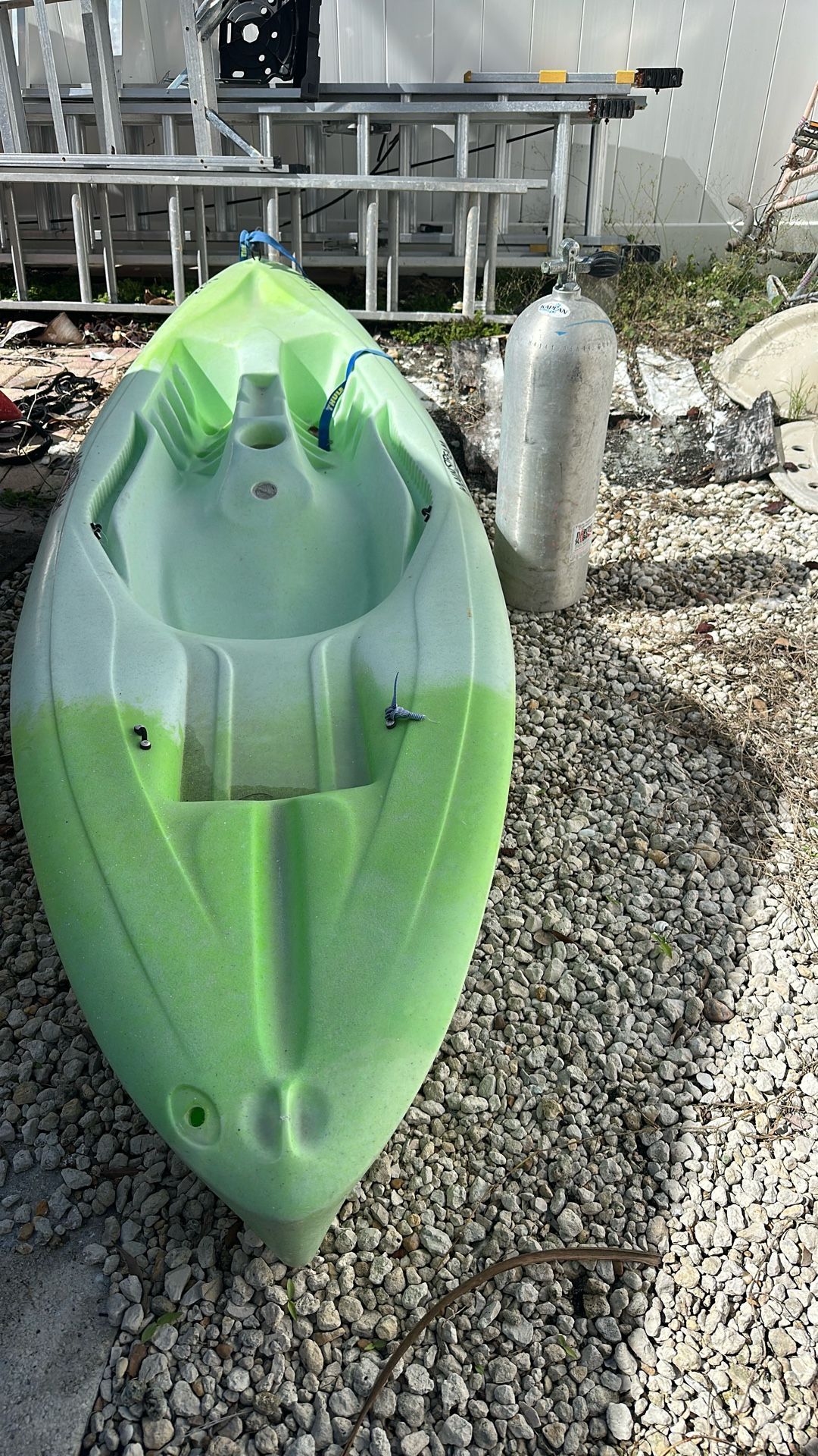 Kayak And Dive Tank