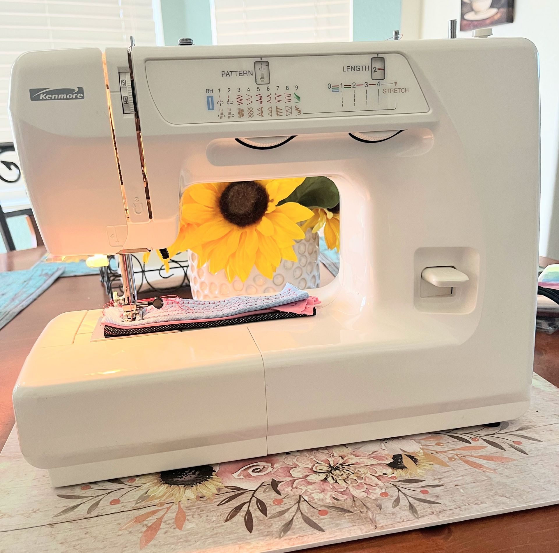 KENMORE SEWING MACHINE AND HARD CASE