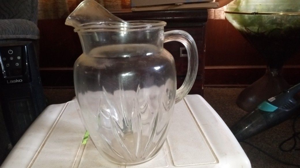 Glass Pitcher 5$