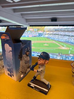 Max Muncy bobblehead 2026